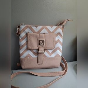 Stone Mountain Crossbody Bag Pink & White Chevron NWOT